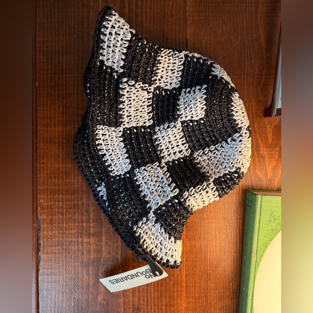 Crocheted Checkered Bucket Hat - Black & Cream